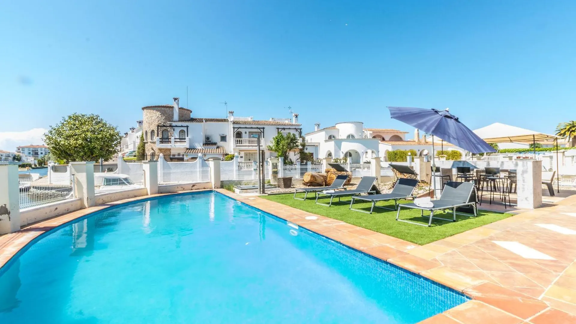 Σπίτι διακοπών 5 Habitaciones, 3 Banos, Piscina Privada, Amarre 15M Empuriabrava