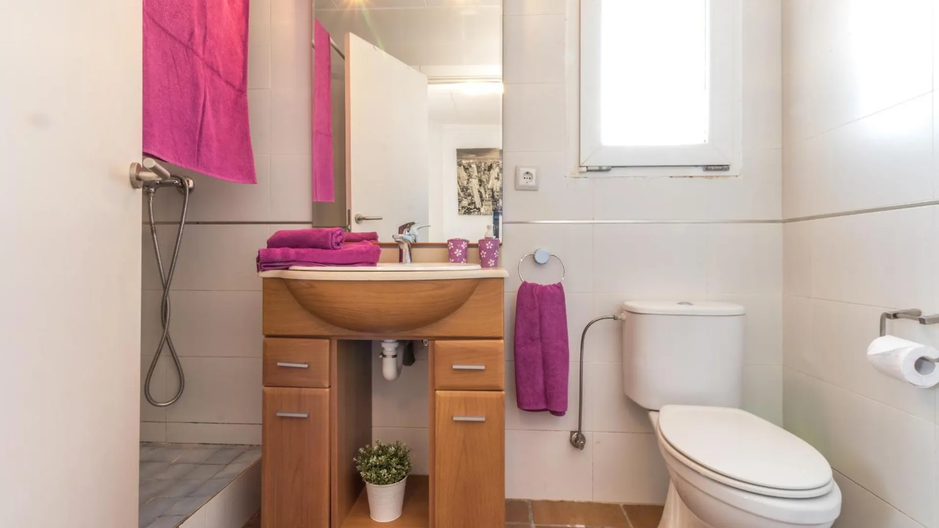 5 Habitaciones, 3 Banos, Piscina Privada, Amarre 15M Empuriabrava 0*,  Ισπανία